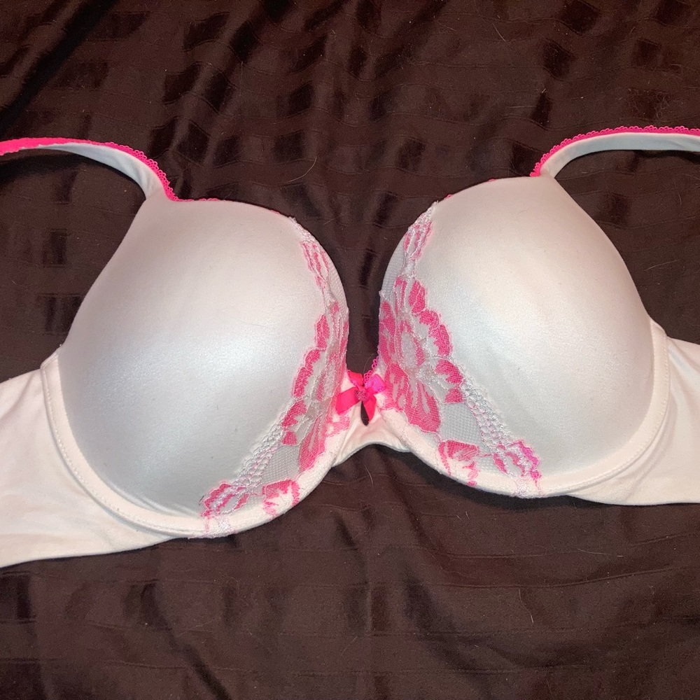 Victoria’s Secret 38C Body By Victoria bra